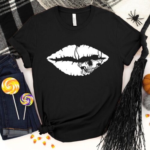 Skull Lips Kiss of Death Halloween T-shirt image 0