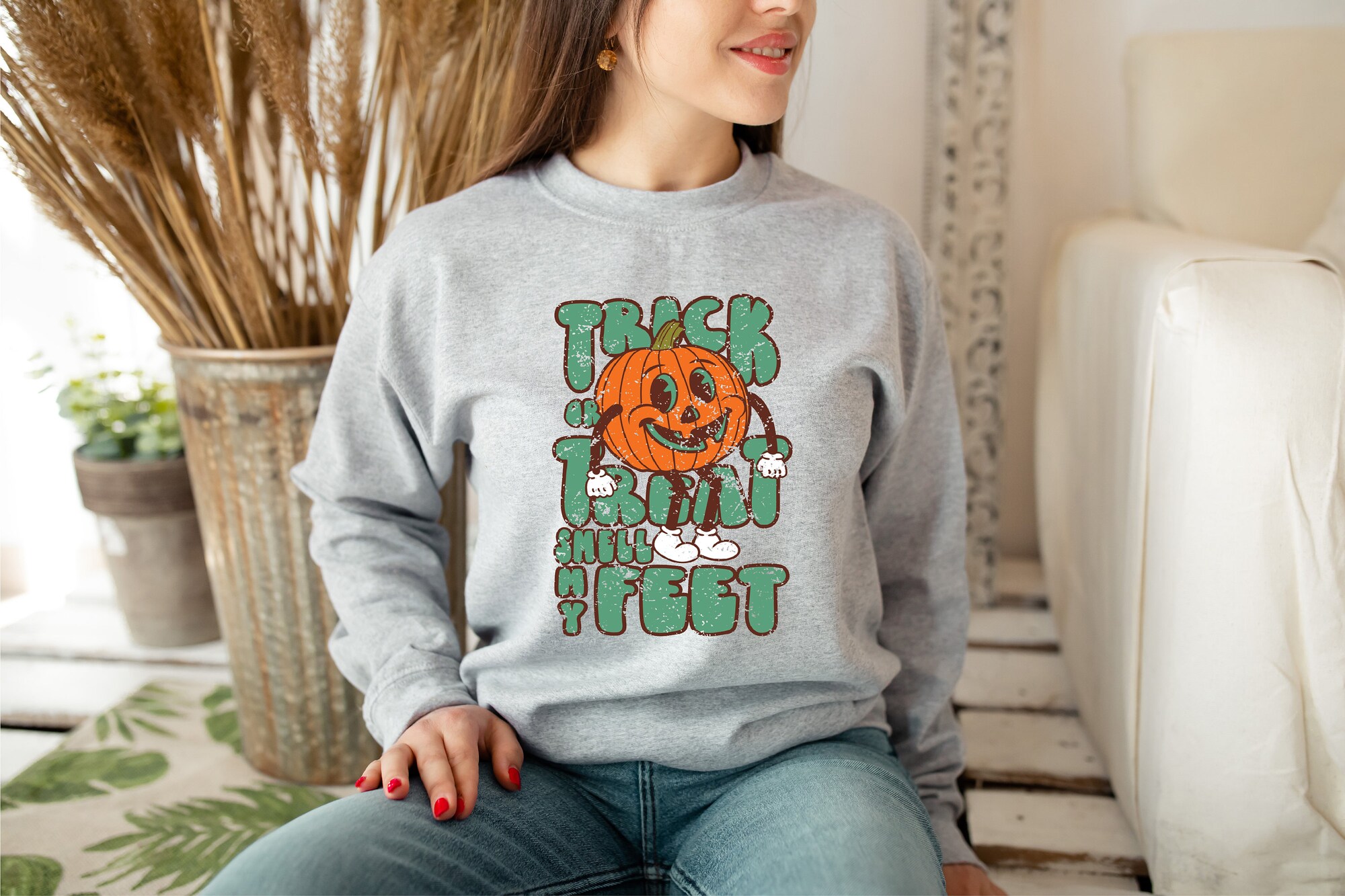 Trick or Treat Smell My Feet: Funny Pumpkin Halloween Sweatshirt image 4