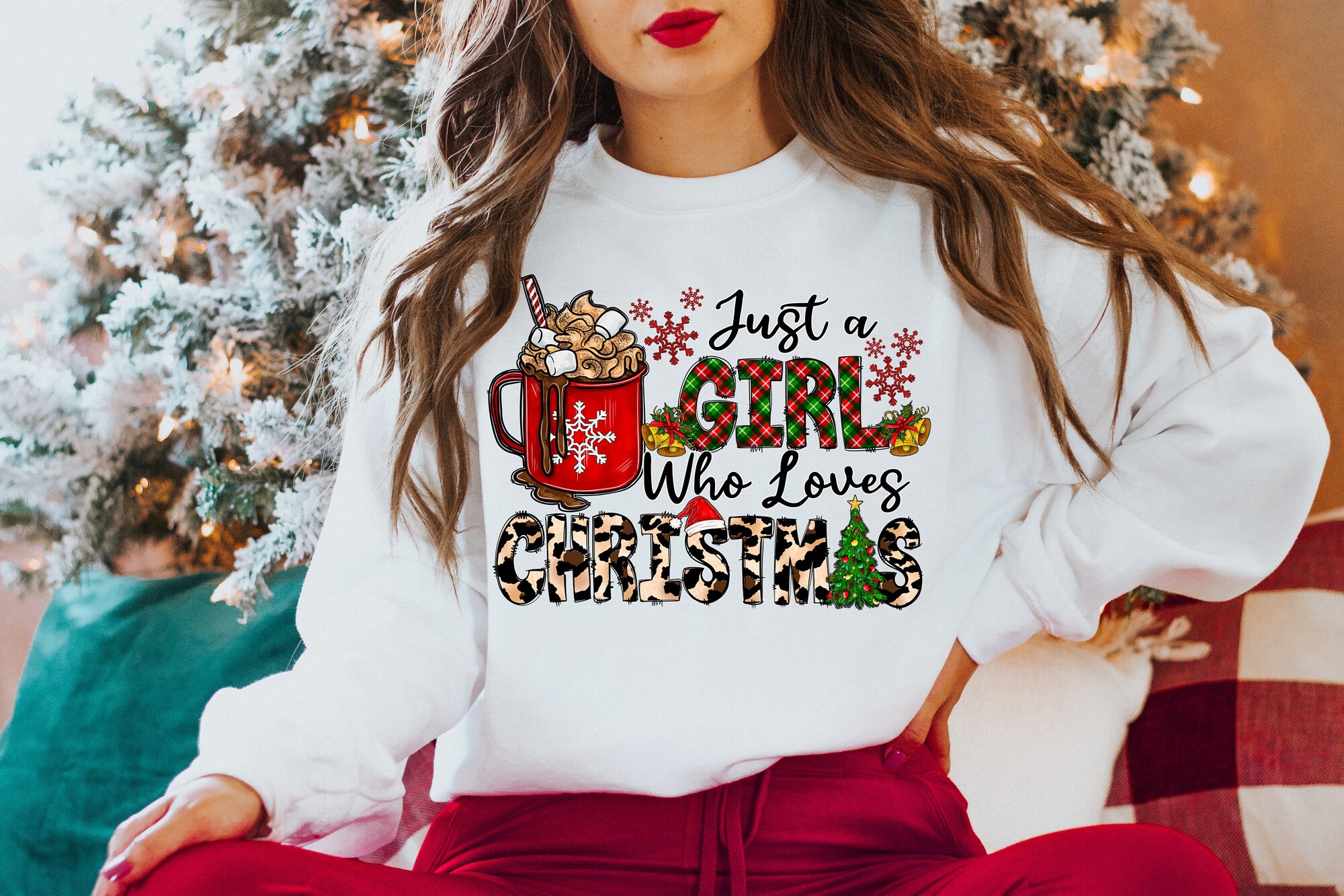Just A Girl Who Loves Christmas: Women's Festive Sweatshirt image 0