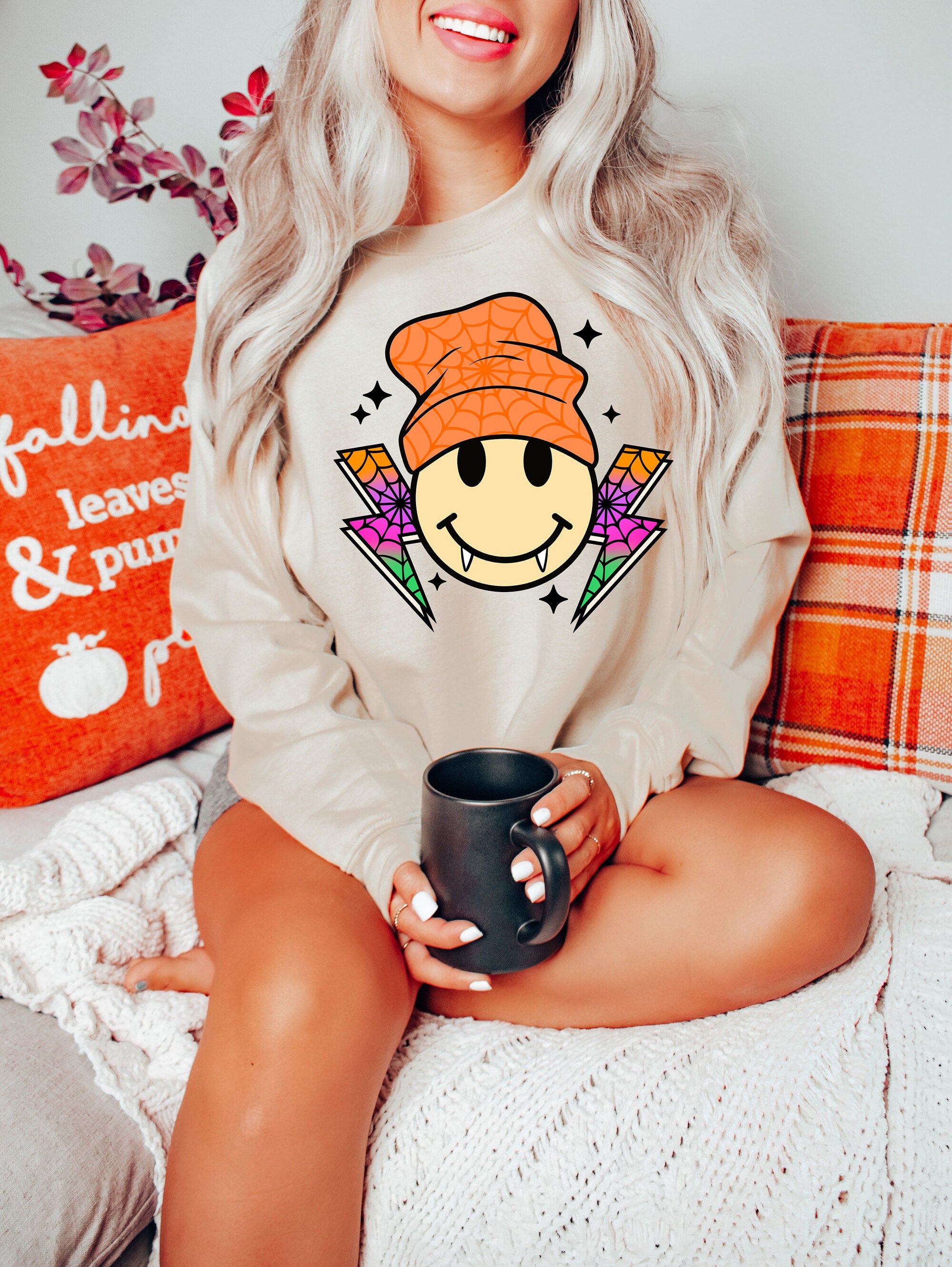 Retro Halloween Sweatshirt: Spooky Vibes & Fun Design image 0
