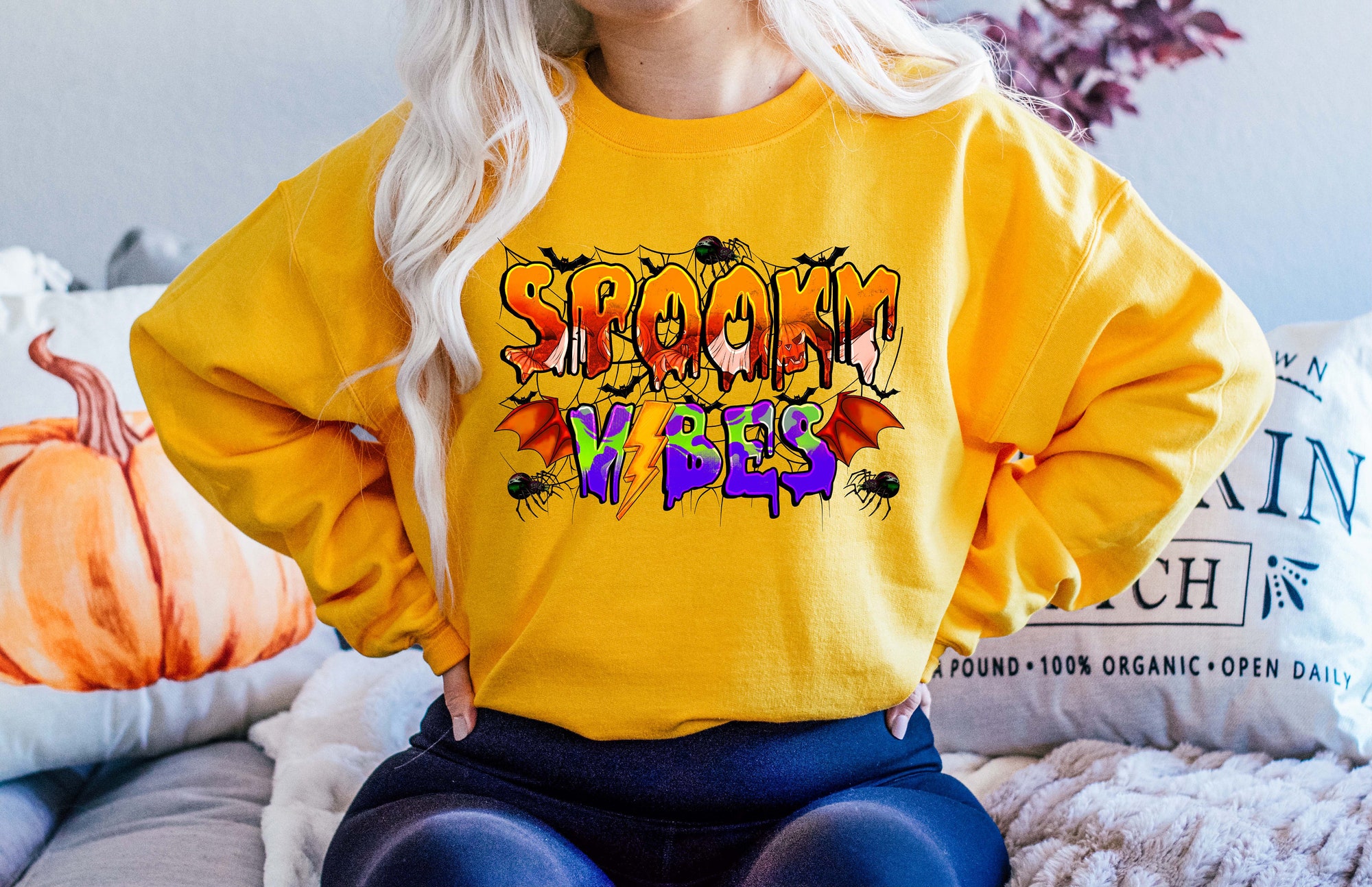 Spooky Vibes Halloween Vintage Retro Sweatshirt image 4