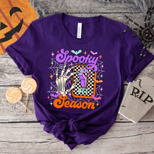 Retro & Spooky Halloween Tee: Perfect for Fall & Spooky Season image 0