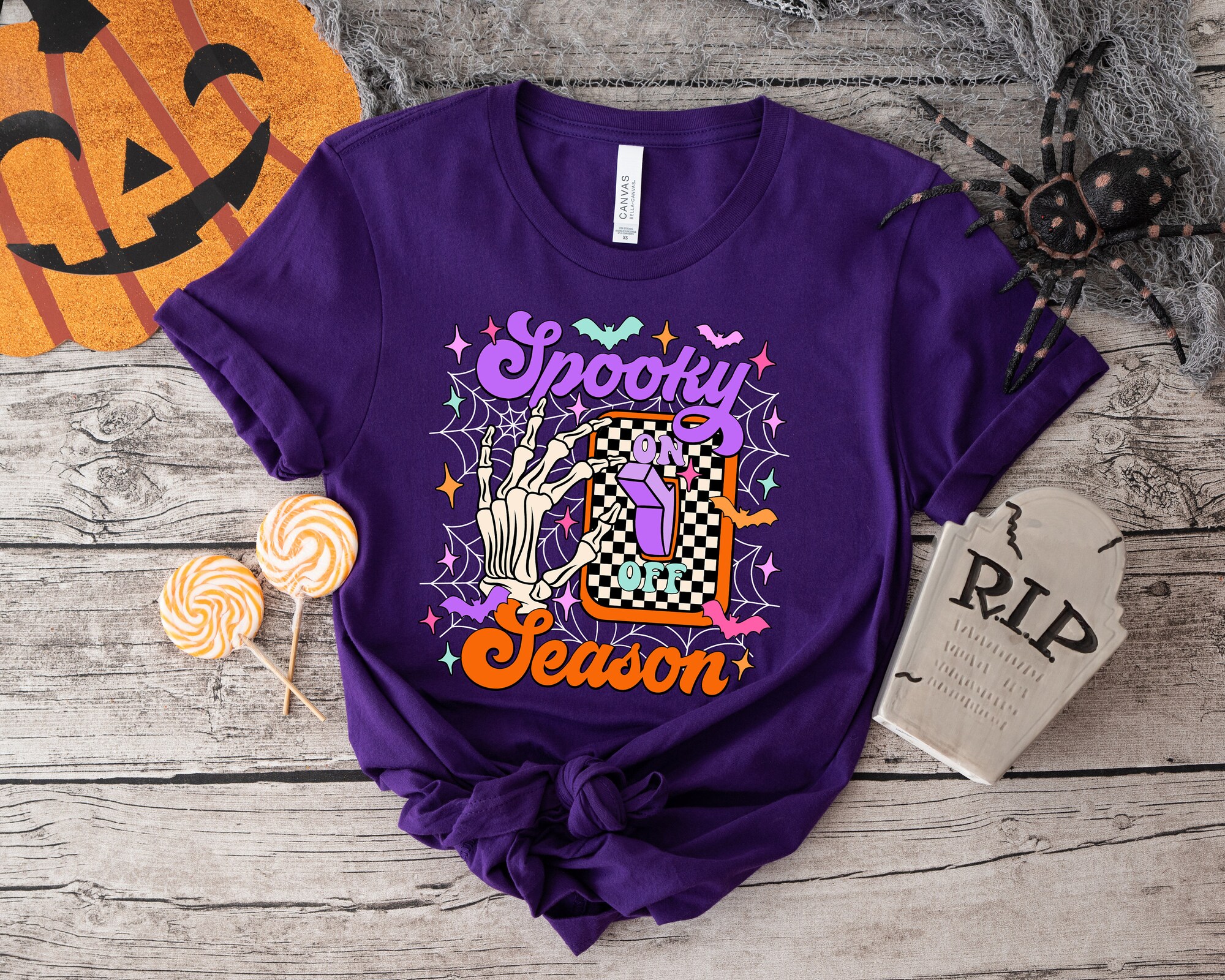 Retro & Spooky Halloween Tee: Perfect for Fall & Spooky Season image 0