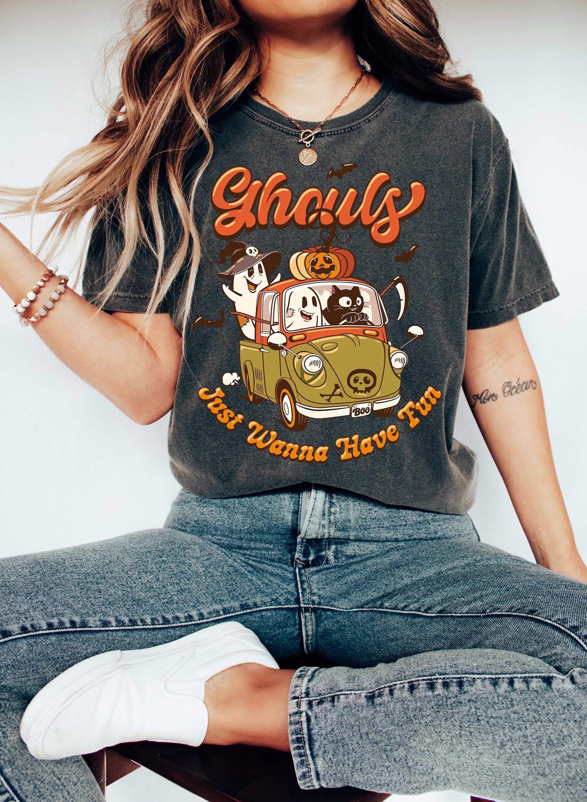 Retro Ghouls Night Out: Fun & Comfy Halloween Shirt image 1