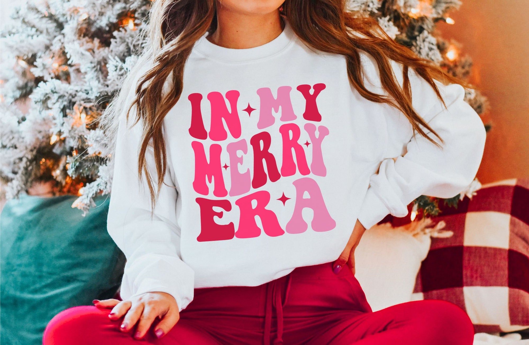 Vintage Merry Christmas Sweatshirt for Women: Perfect Gift Idea image 3