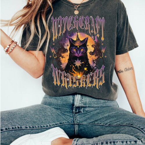 Halloween Black Cat Shirt: Cute Witch Shirt for Women image 0