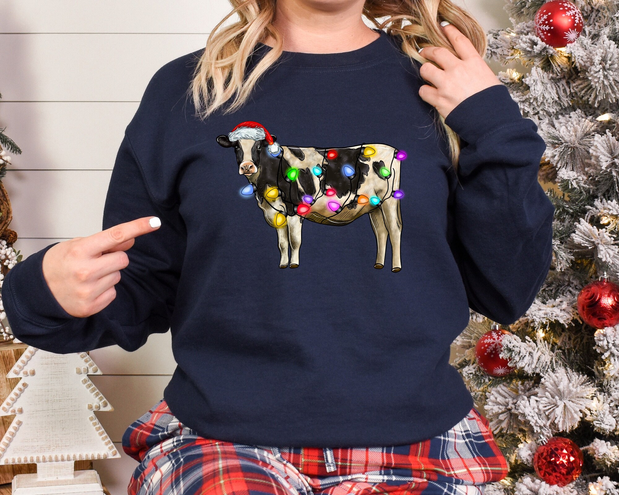 Christmas Sweatshirt Cute Cow Design image 0