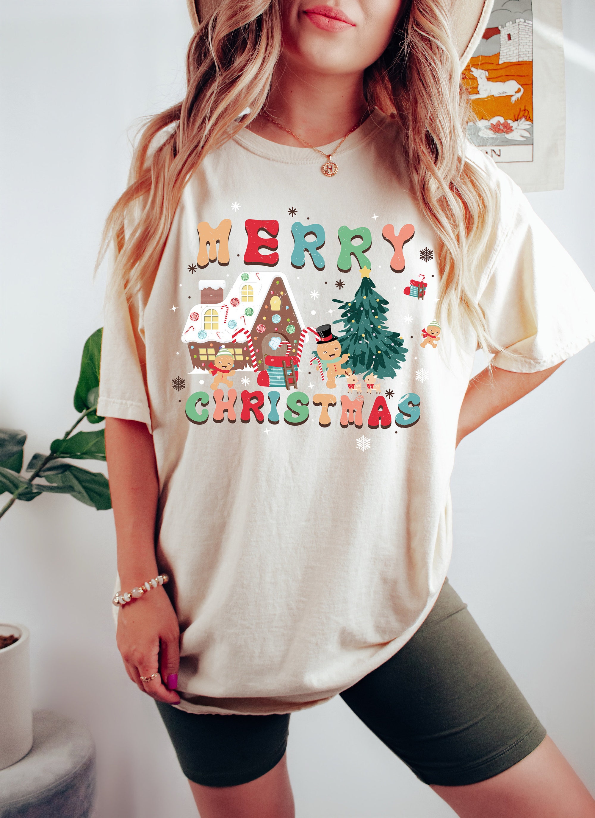 Women's Merry Christmas Sweatshirt: Festive & Cozy Holiday Wear image 1