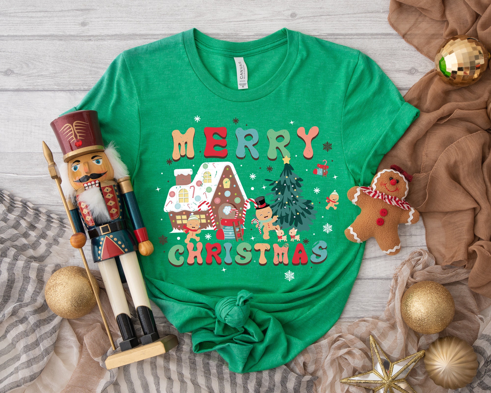 Women's Merry Christmas Sweatshirt: Festive & Cozy Holiday Wear image 0