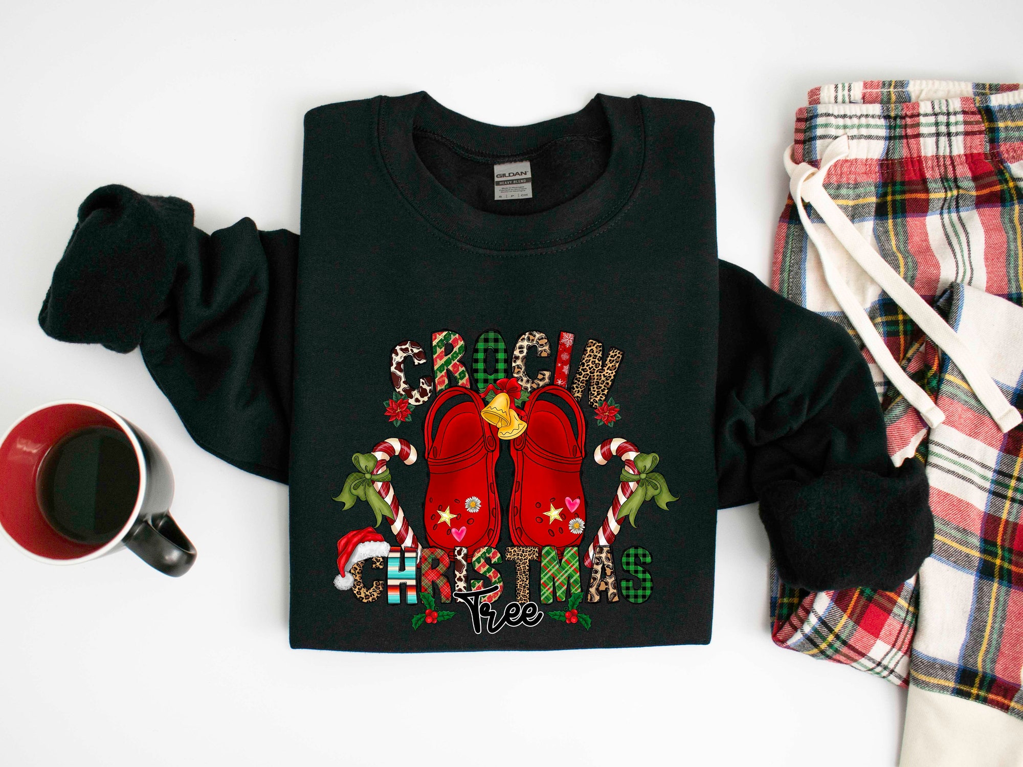 Crocin Around Christmas Tree: Women's Merry Sweatshirt image 3