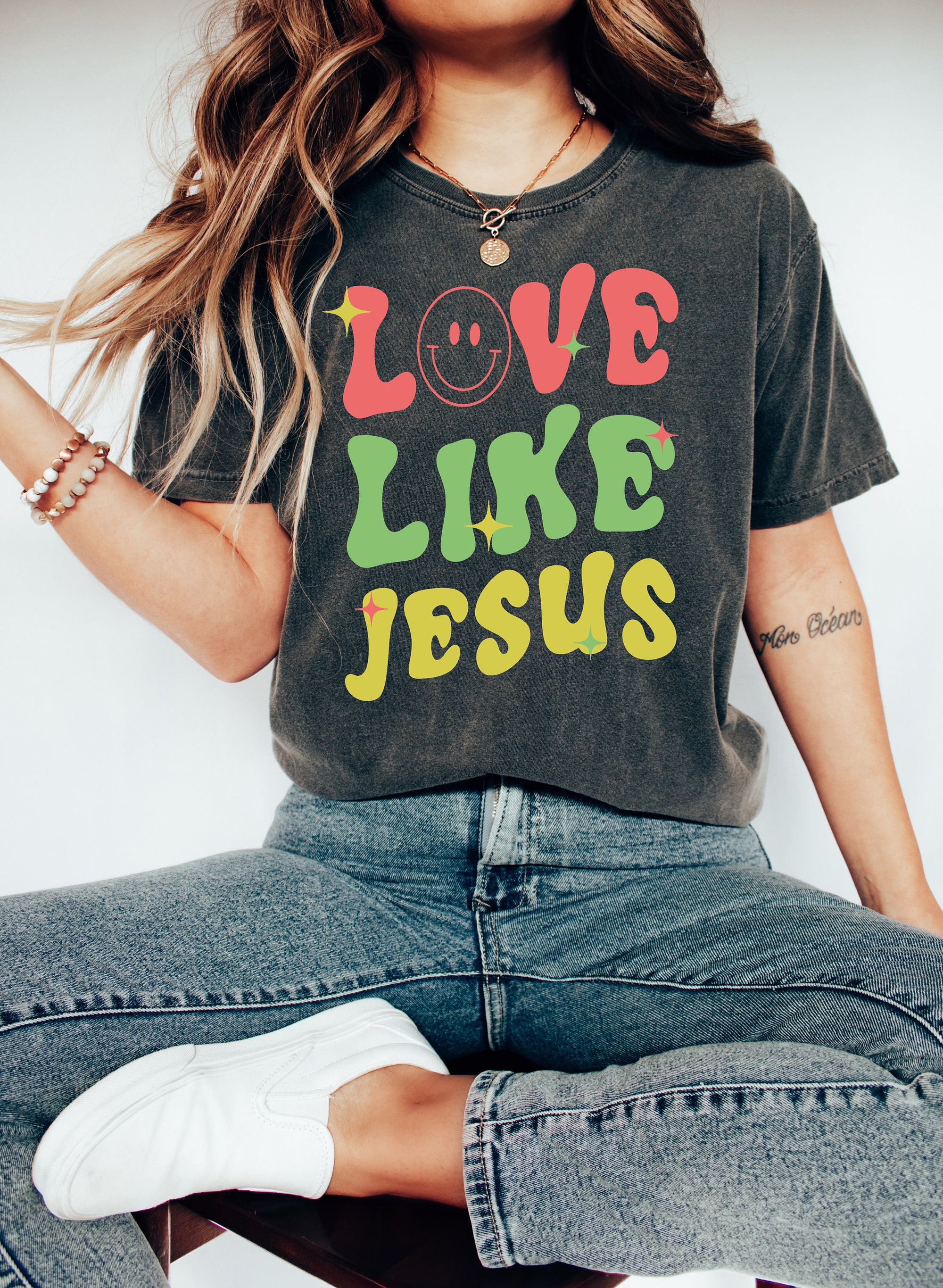 Love Like Jesus: Retro Y2K Christian Tee - Perfect Christmas Gift image 2