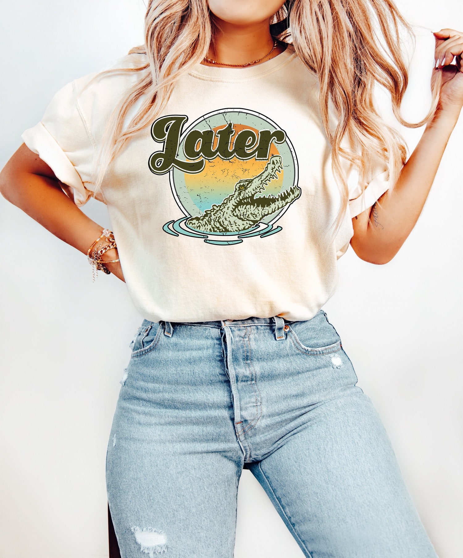 Retro Gator Shirt for Women Cute Alligator Tee Animal Lover Gift Retro Sunset Graphic T-shirt image 1