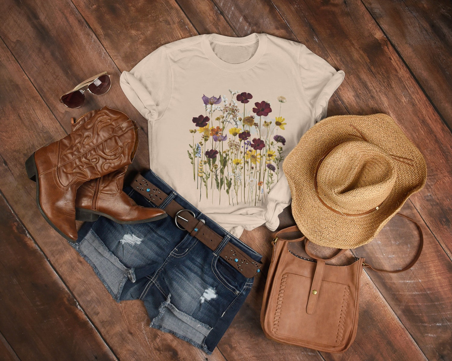 Floral Graphic Tee for Women Aesthetic Flower Shirt Wildflower T-Shirt Gift for Her image 0