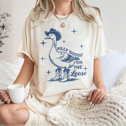 Funny Goose on the Loose Shirt 90s Aesthetic Cowgirl Graphic Tee Western Shirt image 0