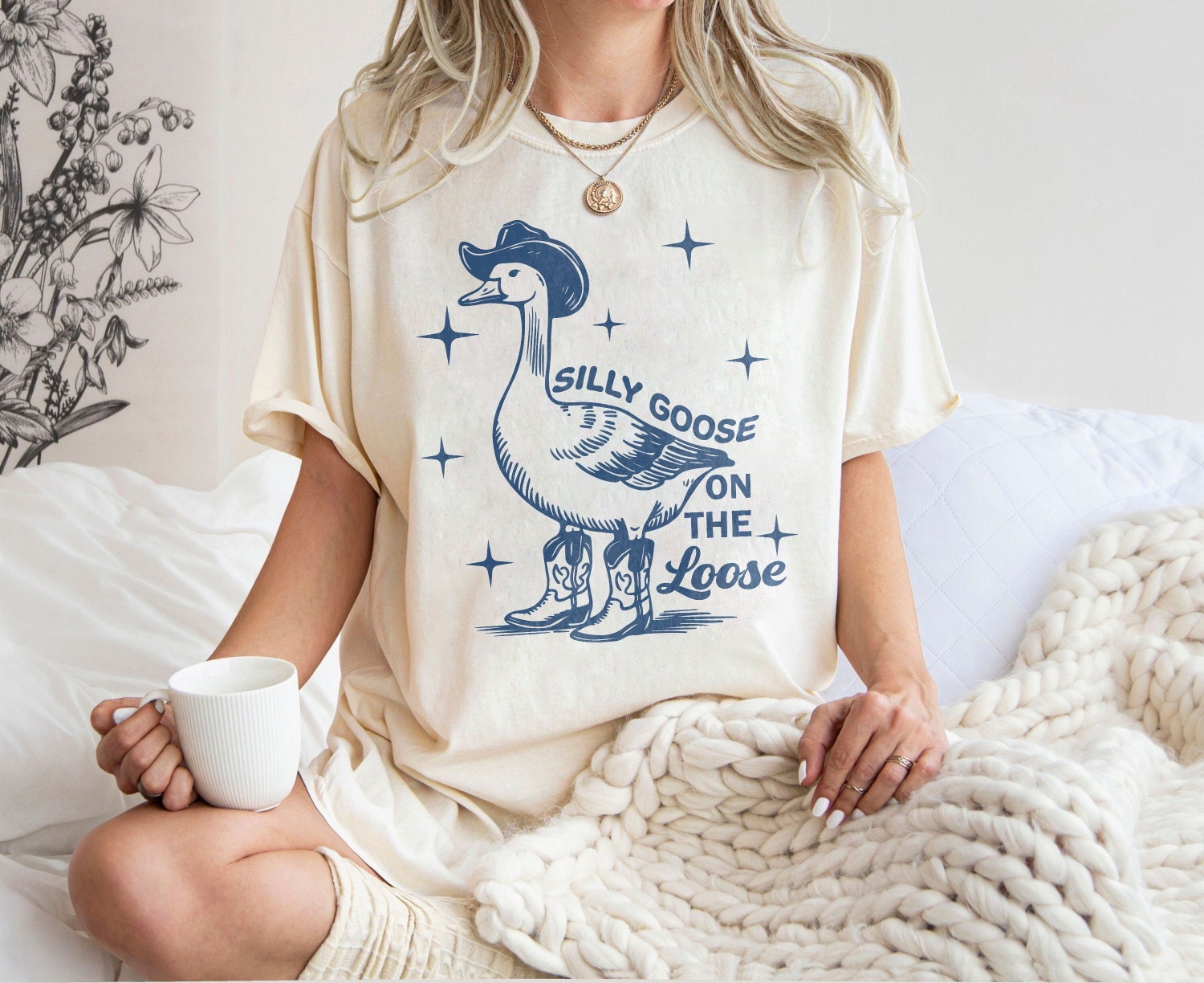 Funny Goose on the Loose Shirt 90s Aesthetic Cowgirl Graphic Tee Western Shirt image 0