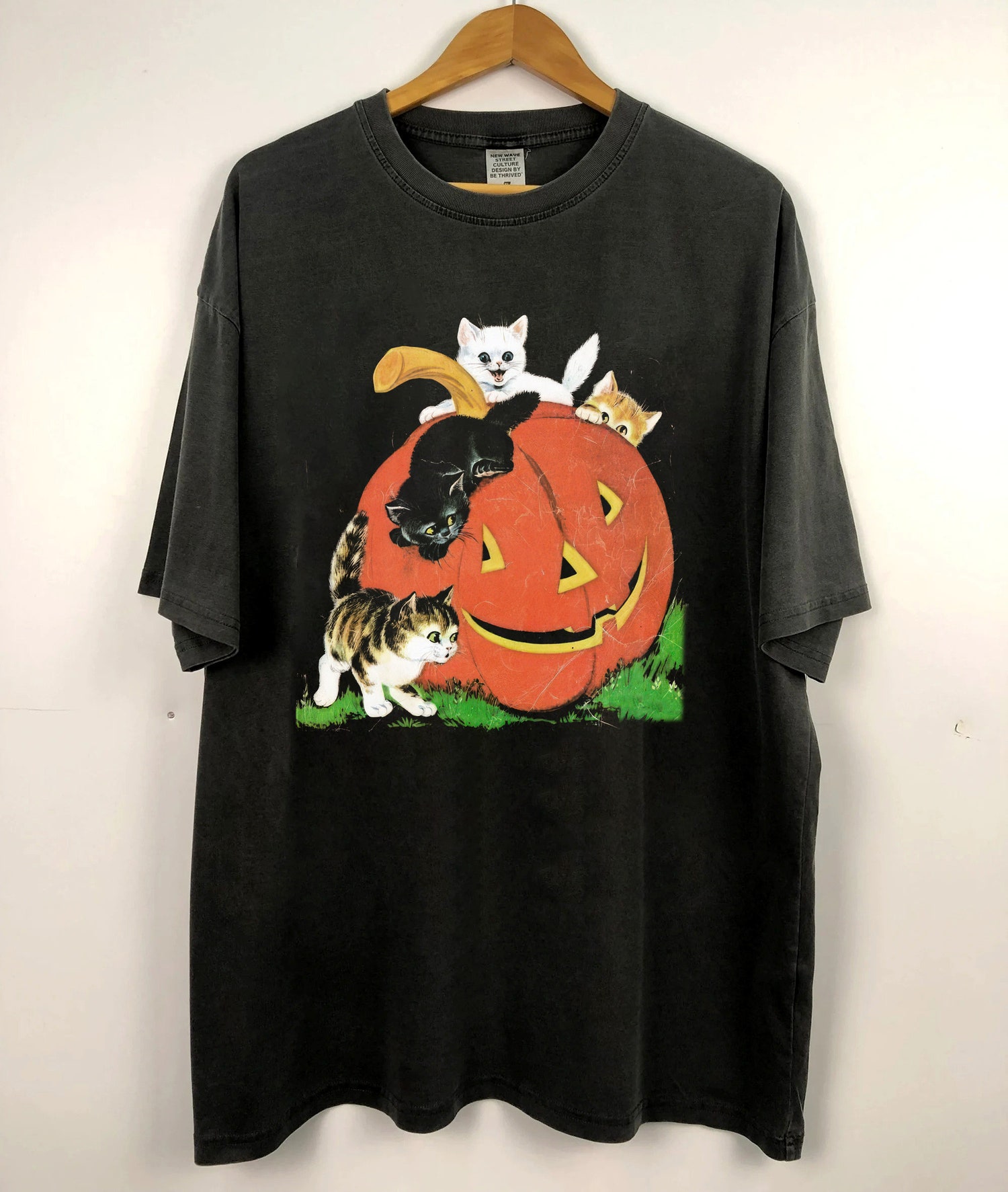 Vintage 90s Cat Halloween Shirt | Retro Pumpkin Tee | Black Cat Lover Spooky Season Shirt image 4