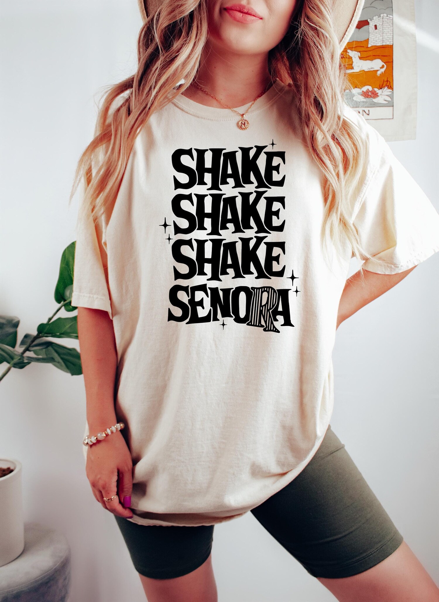 Shake Señora Halloween T-Shirt | Funny Halloween Costume | Fall Shirt | Halloween Movie Tee image 0
