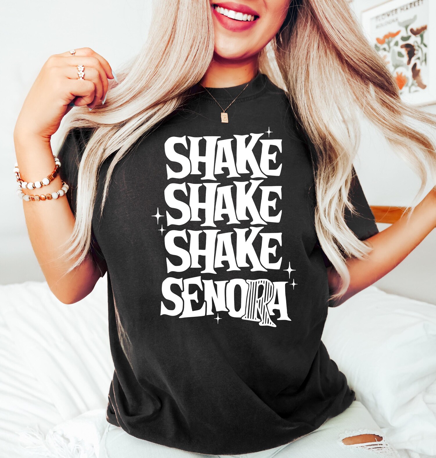 Shake Señora Halloween T-Shirt | Funny Halloween Costume | Fall Shirt | Halloween Movie Tee image 2